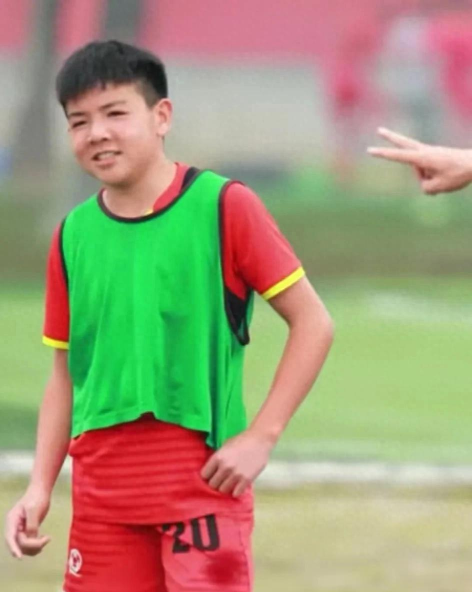 pg电子游戏-快速发展的足球比赛中涌现了新星