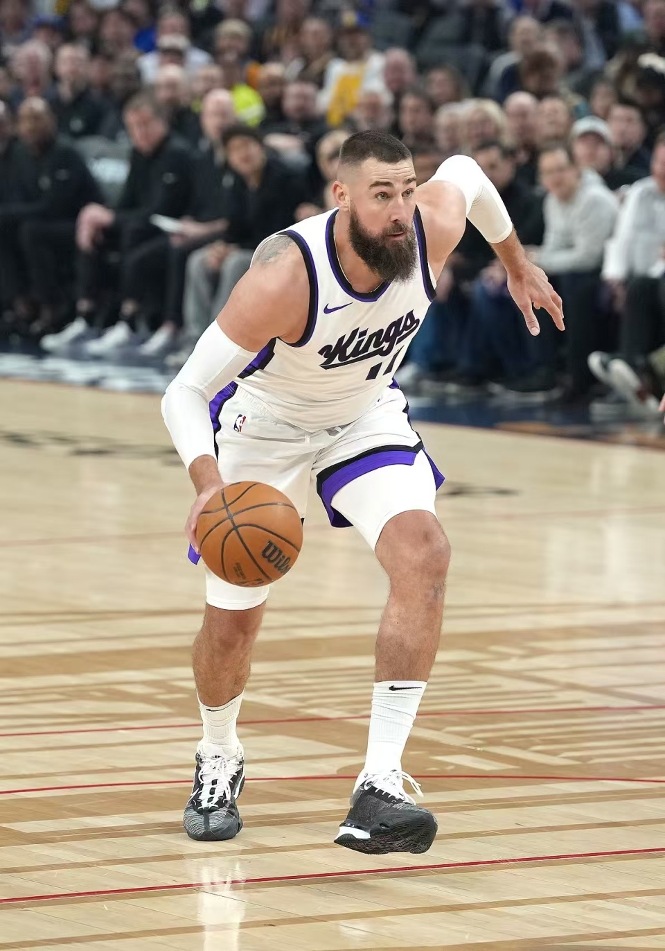 pg电子模拟器试玩在线-雄鹿击败魔术，字母哥全面发挥。