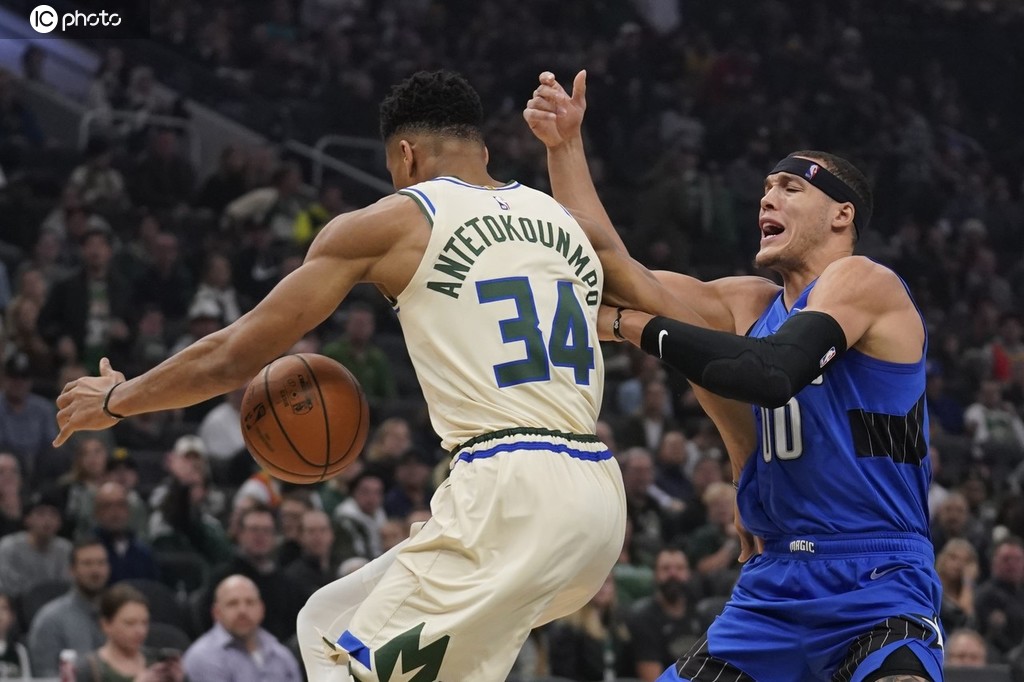 雄鹿击败魔术,字母哥全面发挥。 雄鹿击败魔术,字母哥全面发挥。