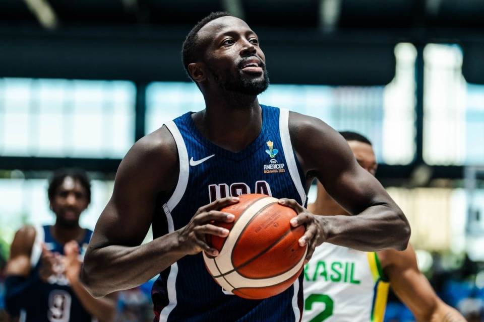 阿根廷男篮强势黄蜂，保罗绝境逆转的简单介绍