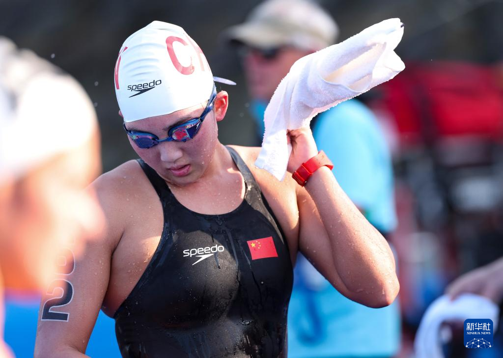 游泳选手赛后落泪，背后故事感人