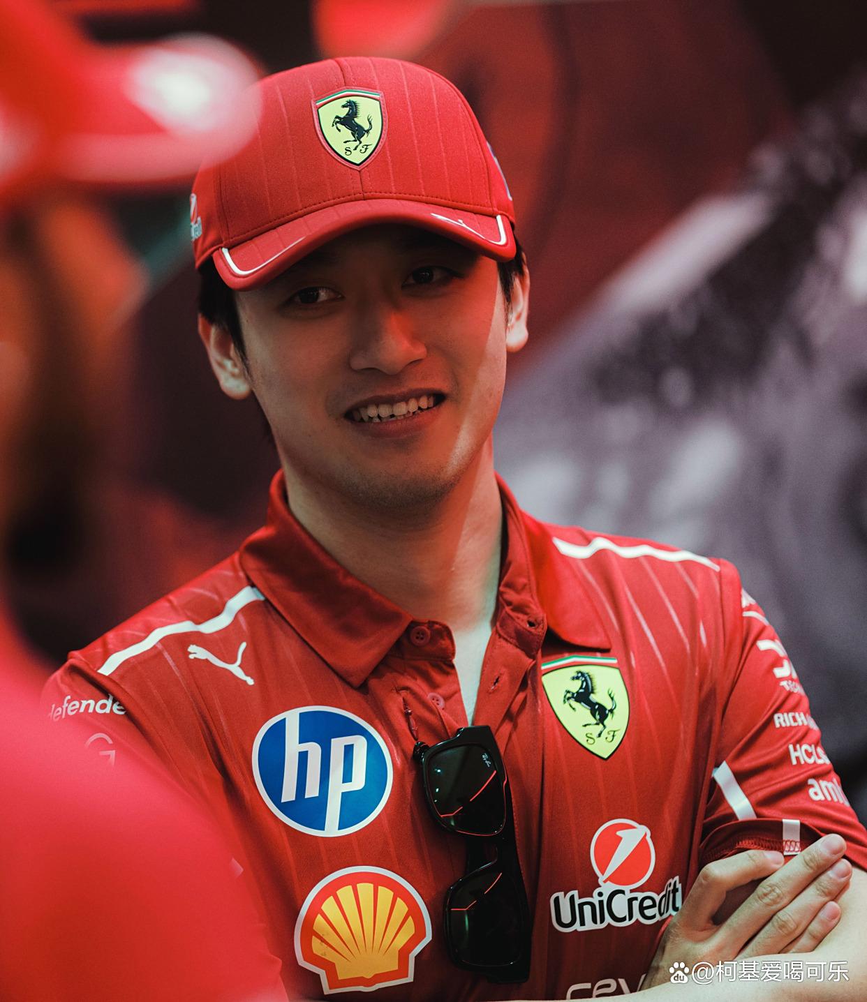 梅赛德斯险胜迈凯伦，周冠宇点燃赛场