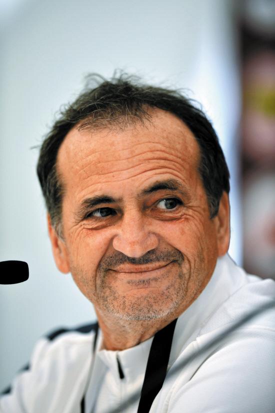 pg电子试玩网-约翰内斯堡球队连续不胜，教练组或将面临考验