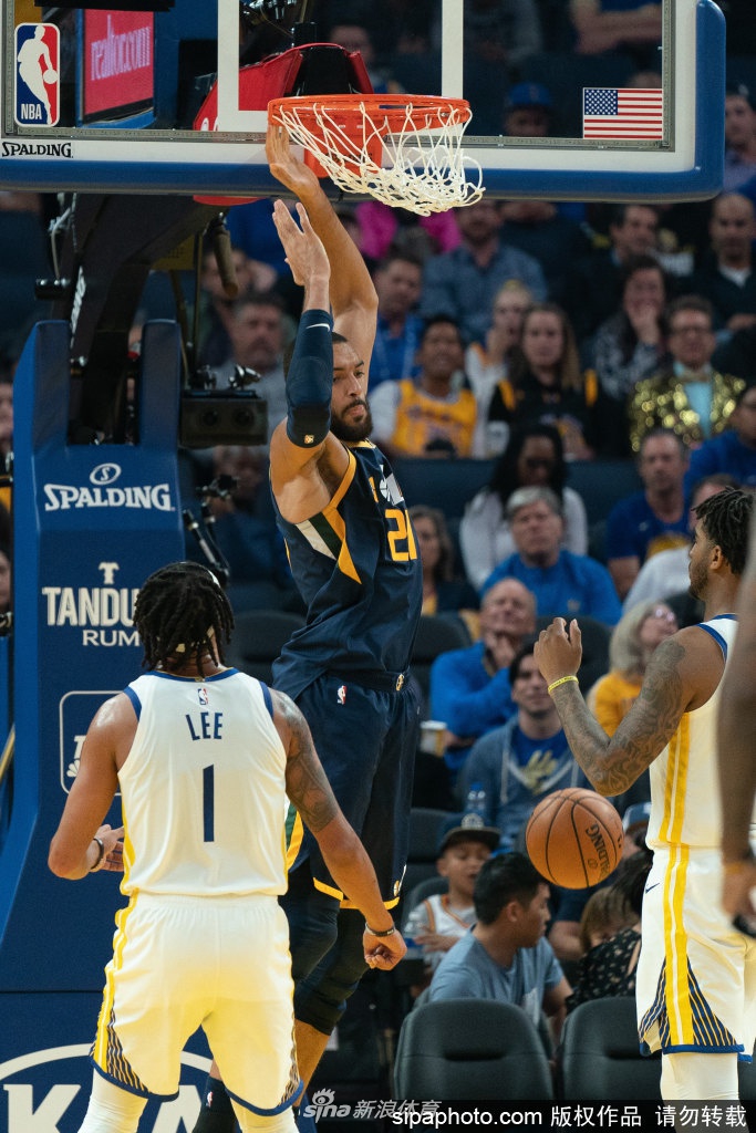 篮网横扫凯尔特人，戈贝尔点燃赛场